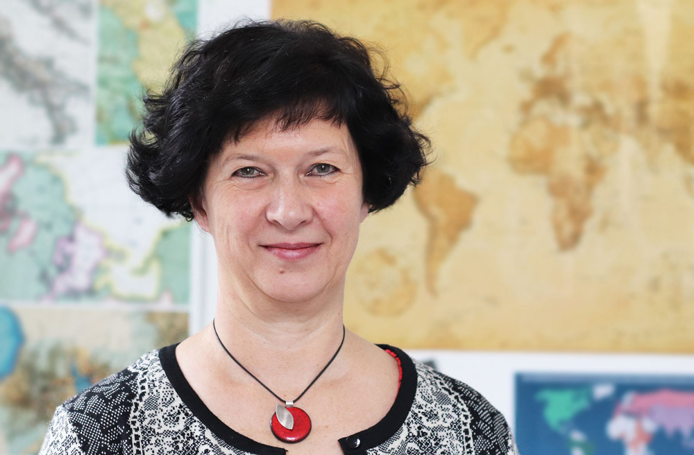 Manuela Linde, 25 Köpfe, Internationales Büro
